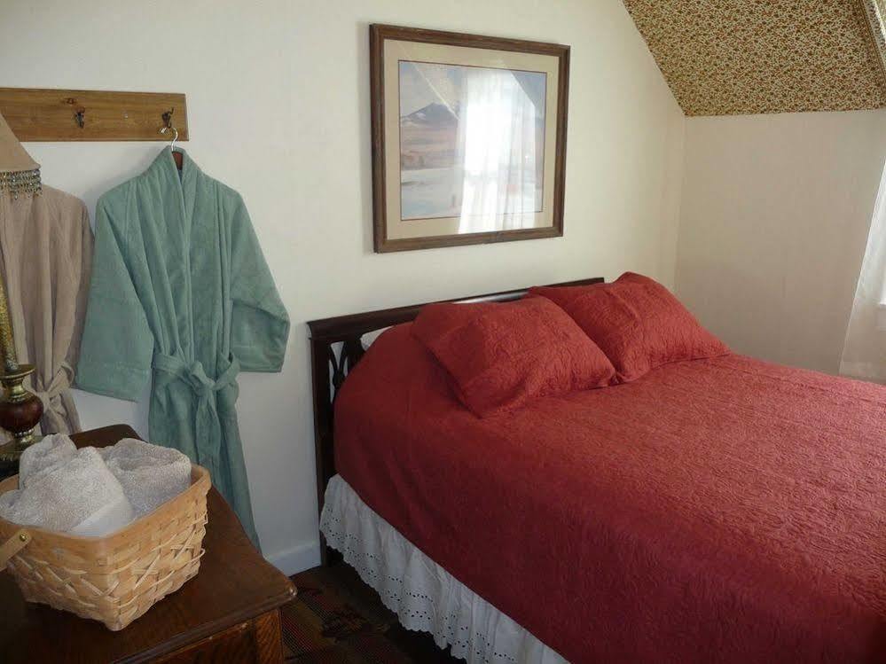 The Twin Lakes Inn Bagian luar foto