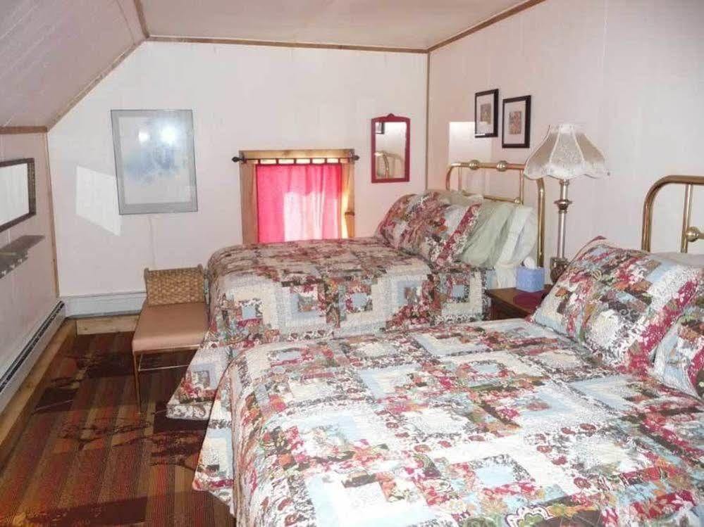The Twin Lakes Inn Bagian luar foto
