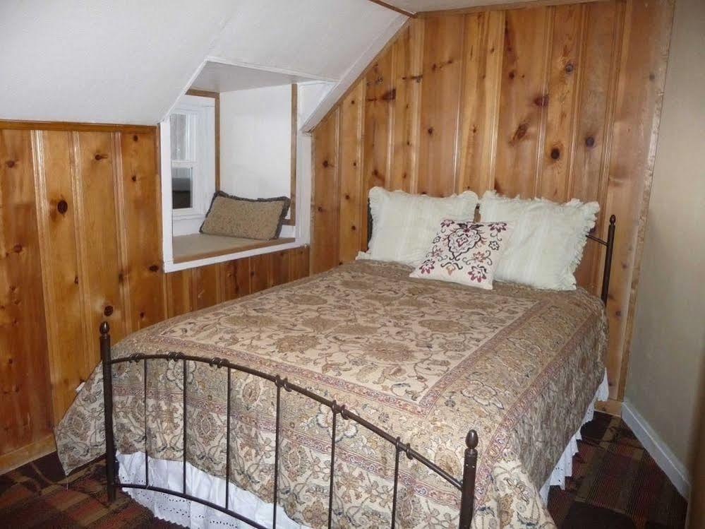The Twin Lakes Inn Bagian luar foto